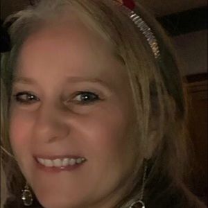 Meet your Posher, Carrie